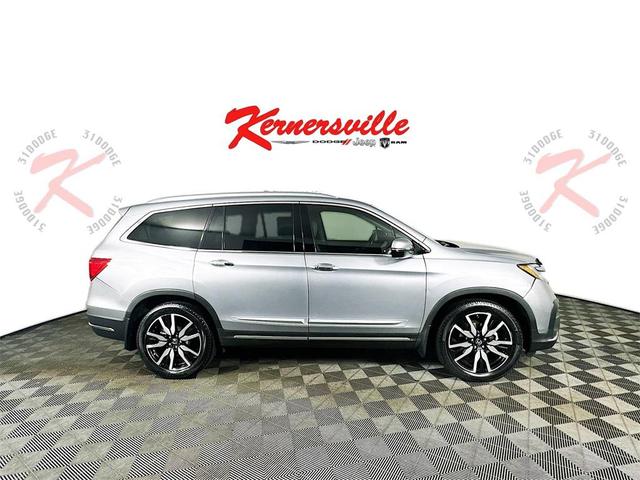 Photo of 2020 Lunar Silver Metallic Honda Pilot