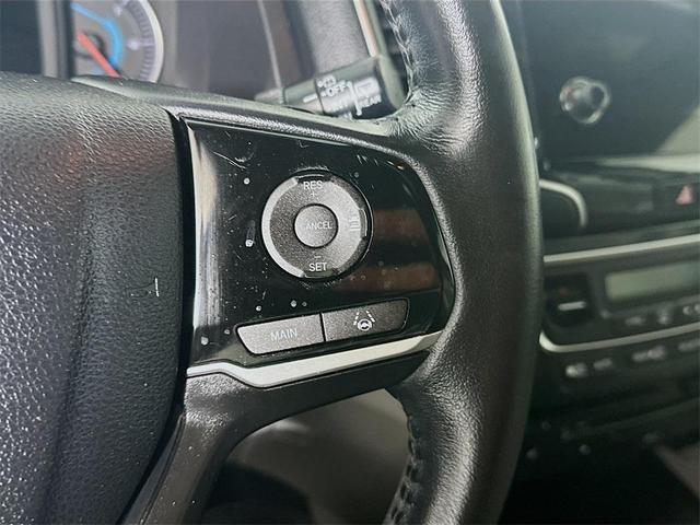 Photo of 2020 Lunar Silver Metallic Honda Pilot