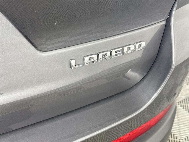 Photo of 2023 Baltic Gray Metallic Clearcoat Jeep Grand Cherokee L