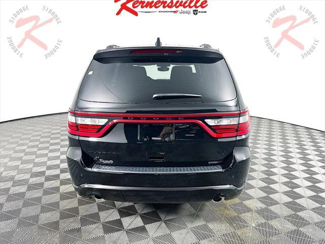 Photo of 2025 DB Black Clearcoat Dodge Durango