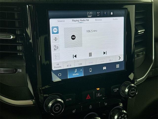 Photo of 2025 Diamond Black Crystal Pearlcoat RAM 1500