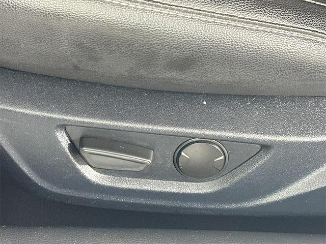 Photo of 2021 Oxford White Ford Mustang