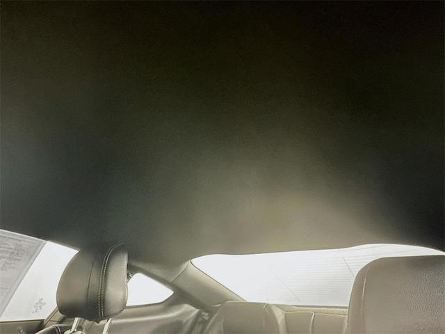 Photo of 2021 Oxford White Ford Mustang