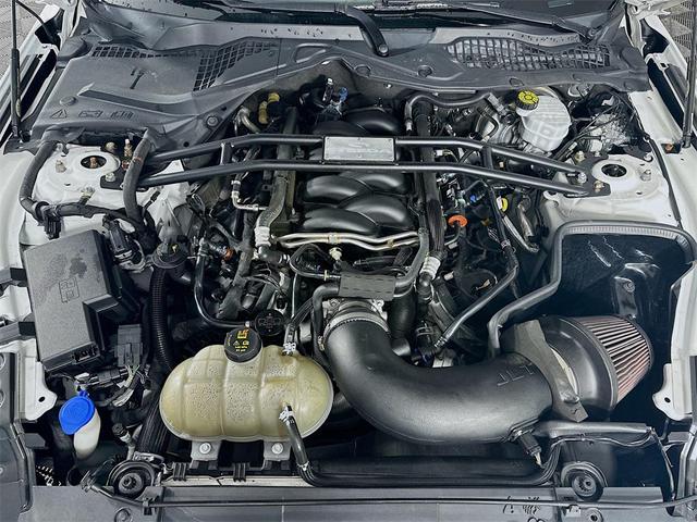 Photo of 2021 Oxford White Ford Mustang