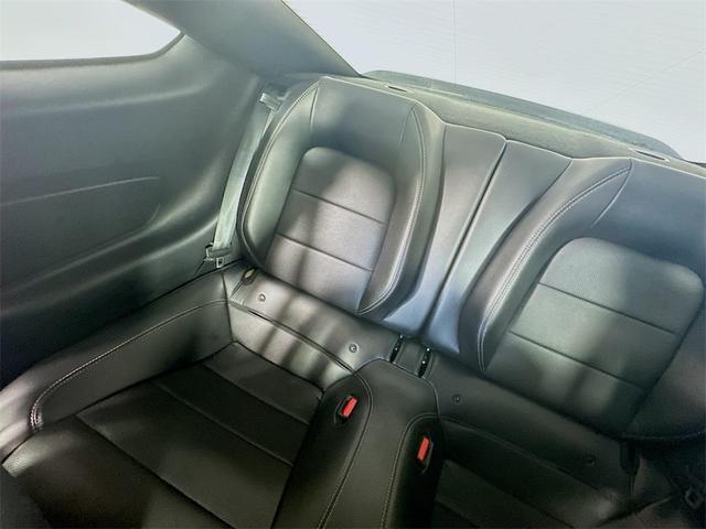 Photo of 2021 Oxford White Ford Mustang