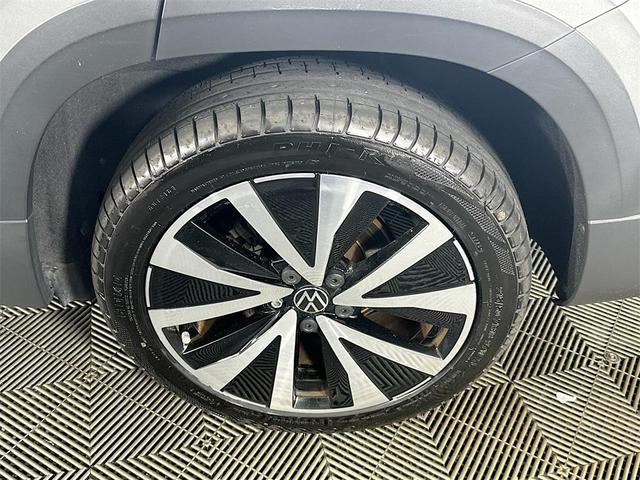 Photo of 2023 Silver Metallic Volkswagen Taos