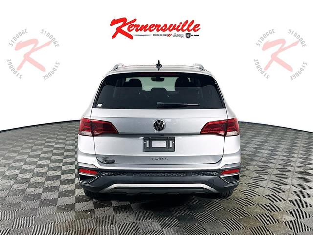 Photo of 2023 Silver Metallic Volkswagen Taos