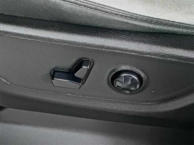 Photo of 2020 Patriot Blue Pearlcoat RAM 1500