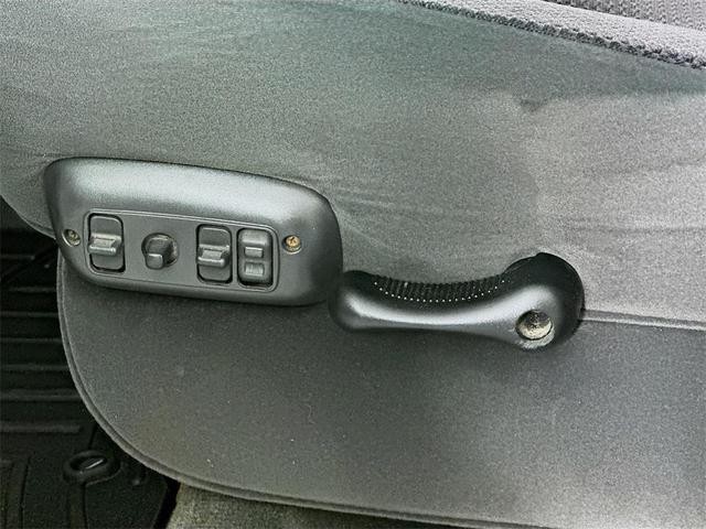 Photo of 2003 Bright Silver Metallic Clearcoat Dodge Ram 2500