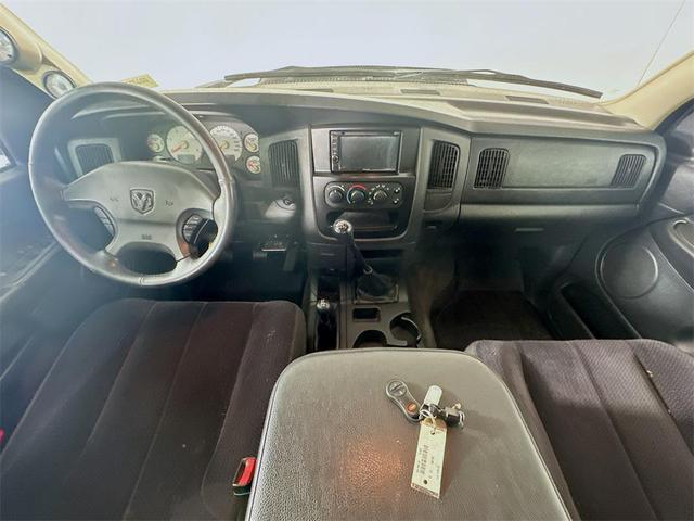 Photo of 2003 Bright Silver Metallic Clearcoat Dodge Ram 2500