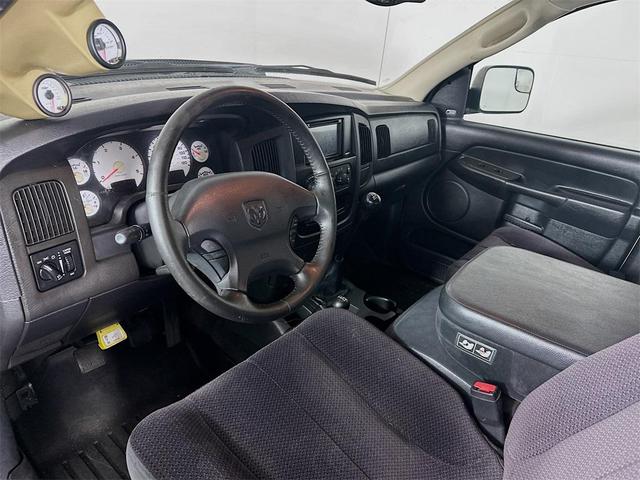 Photo of 2003 Bright Silver Metallic Clearcoat Dodge Ram 2500