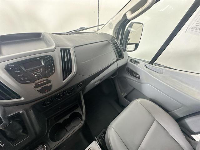 Photo of 2018 Oxford White Ford Transit-250