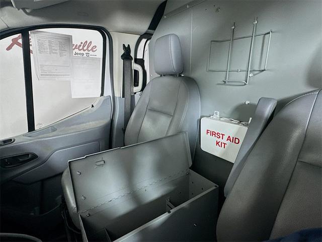 Photo of 2018 Oxford White Ford Transit-250