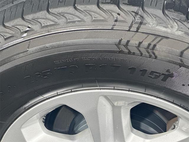 Photo of 2022 White Toyota 4Runner