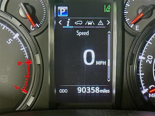 Photo of 2022 White Toyota 4Runner