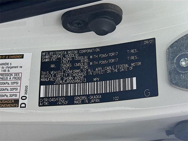 Photo of 2022 White Toyota 4Runner