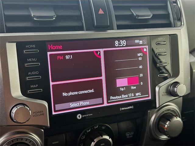 Photo of 2022 White Toyota 4Runner
