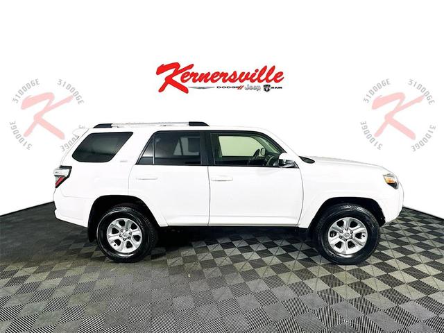 Photo of 2022 White Toyota 4Runner