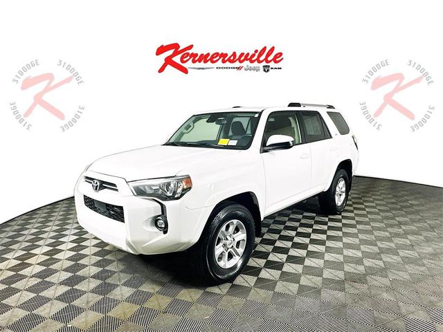 Photo of 2022 White Toyota 4Runner