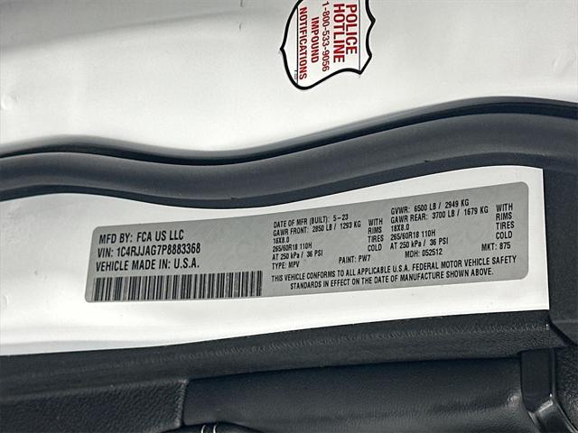 Photo of 2023 Bright White Clearcoat Jeep Grand Cherokee L
