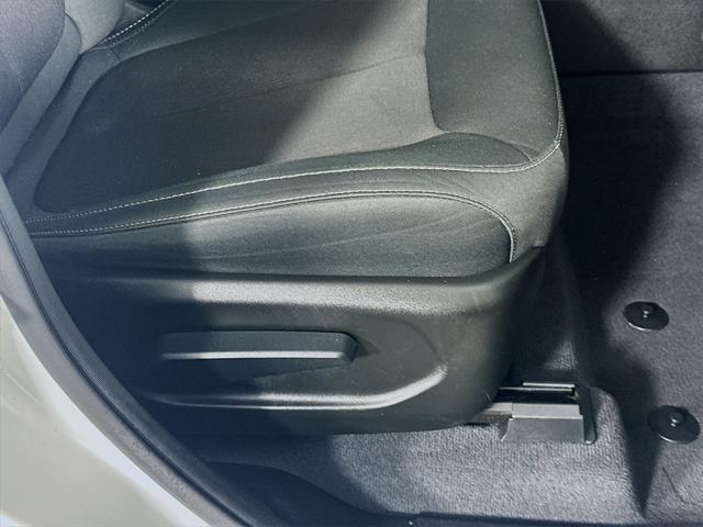 Photo of 2023 Bright White Clearcoat Jeep Grand Cherokee L