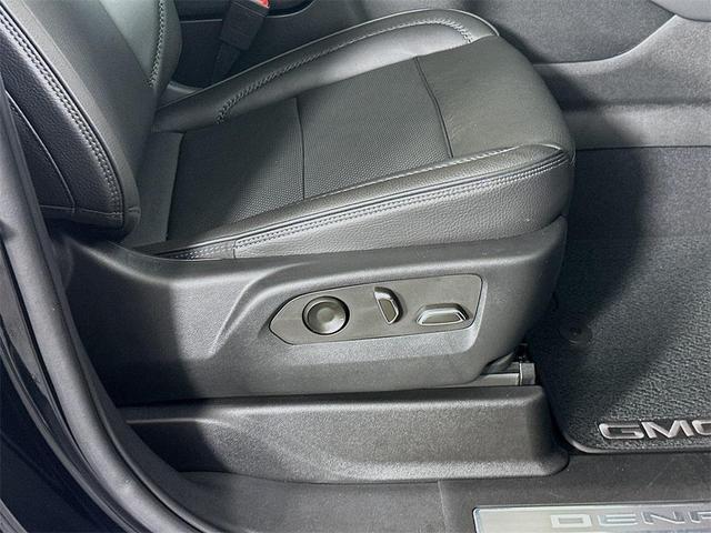 Photo of 2022 Onyx Black GMC Yukon