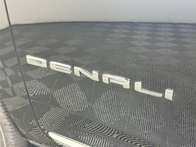 Photo of 2022 Onyx Black GMC Yukon