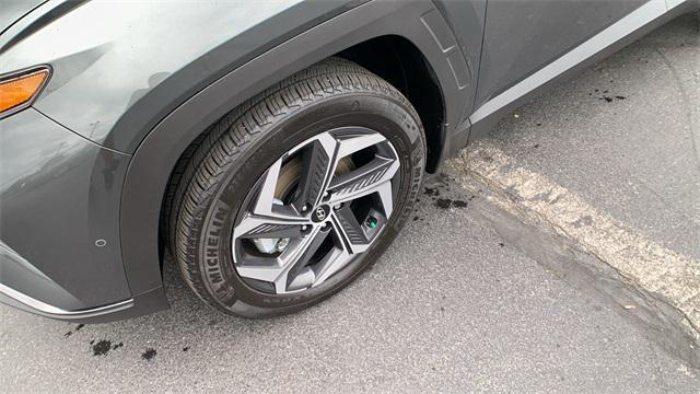 Photo of 2024 Amazon Gray Hyundai TUCSON Hybrid