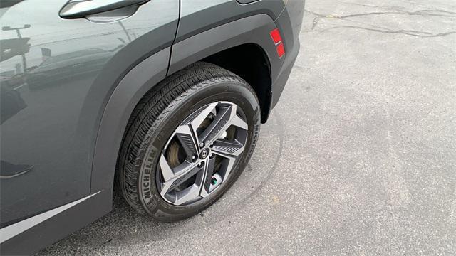 Photo of 2024 Amazon Gray Hyundai TUCSON Hybrid