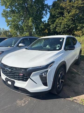 Photo of 2024 Summit White Chevrolet Trax