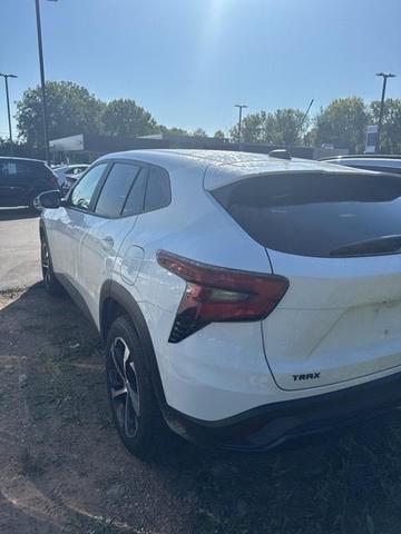 Photo of 2024 Summit White Chevrolet Trax