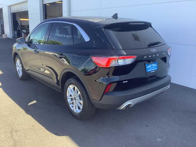 Photo of 2022 Agate Black Metallic Ford Escape