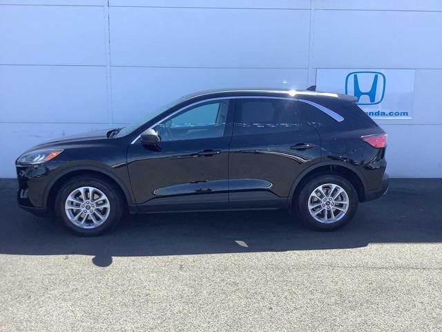 Photo of 2022 Agate Black Metallic Ford Escape