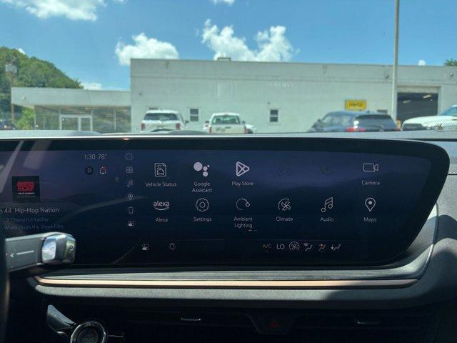 Photo of 2024 Summit White Buick Envision
