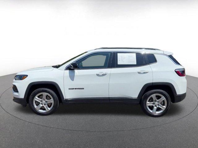 Photo of 2023 Bright White Clearcoat Jeep Compass