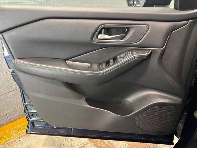 Photo of 2024 Deep Ocean Blue Nissan Rogue