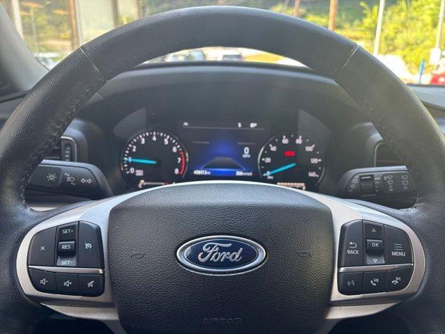 Photo of 2023 Iconic Silver Metallic Ford Explorer