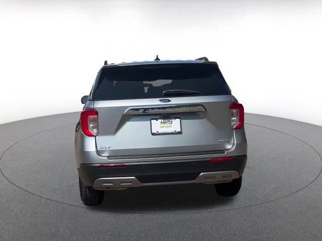 Photo of 2023 Iconic Silver Metallic Ford Explorer