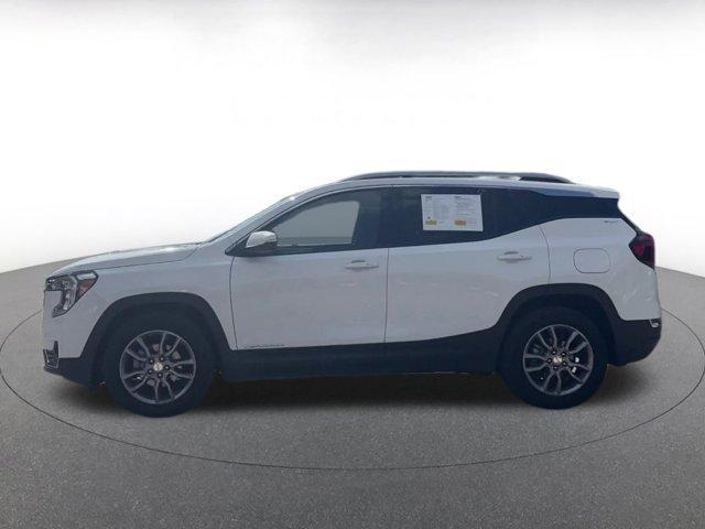 Photo of 2024 Summit White GMC Terrain