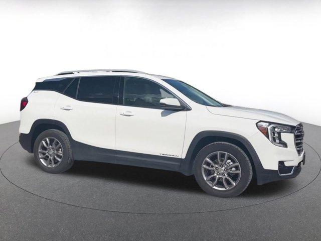 Photo of 2024 Summit White GMC Terrain
