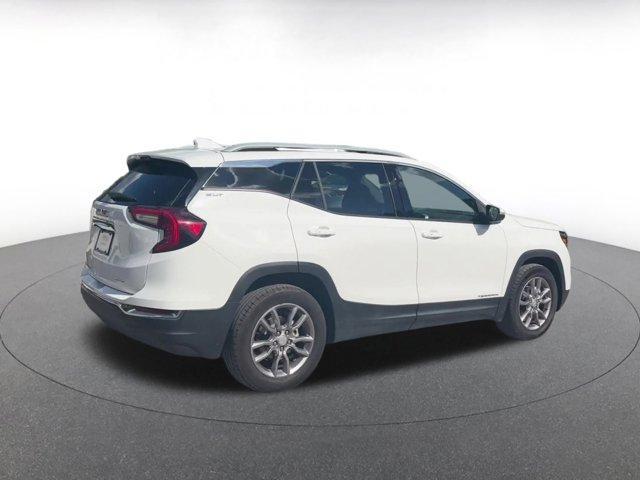 Photo of 2024 Summit White GMC Terrain