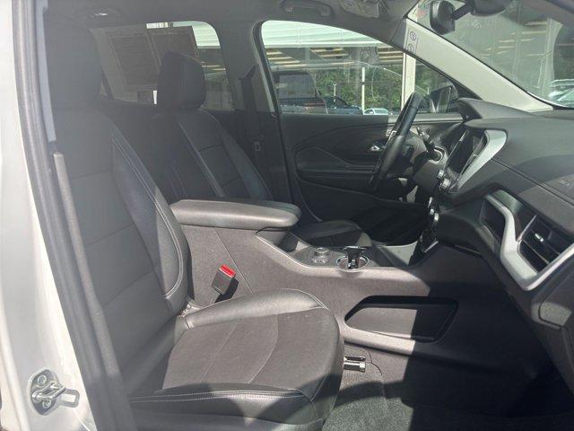 Photo of 2024 Summit White GMC Terrain