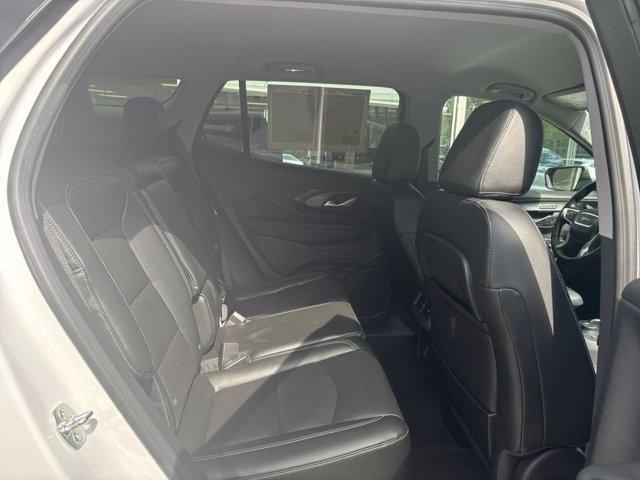 Photo of 2024 Summit White GMC Terrain