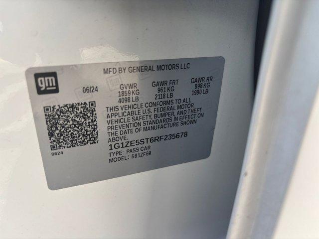 Photo of 2024 Summit White Chevrolet Malibu