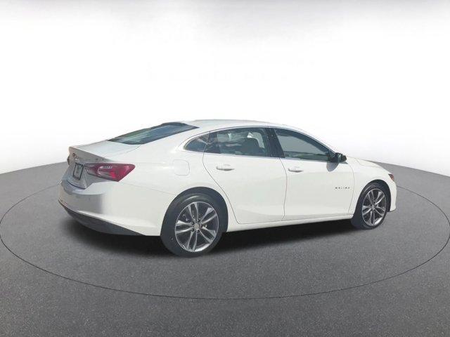 Photo of 2024 Summit White Chevrolet Malibu