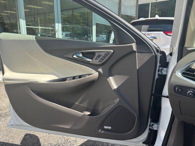 Photo of 2024 Summit White Chevrolet Malibu