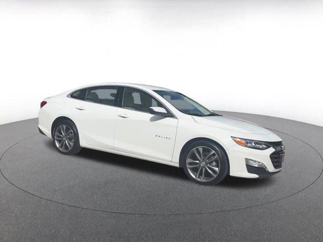Photo of 2024 Summit White Chevrolet Malibu