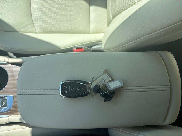 Photo of 2024 Summit White Chevrolet Malibu