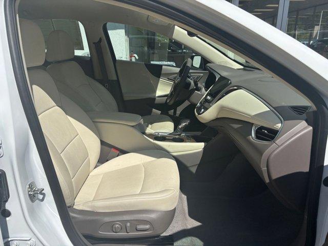 Photo of 2024 Summit White Chevrolet Malibu