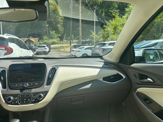 Photo of 2024 Summit White Chevrolet Malibu